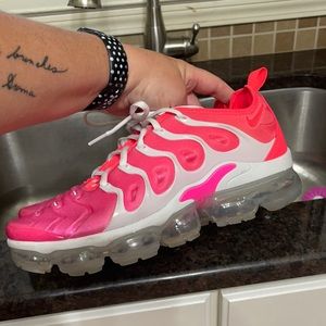 SOLD - Nike Vapormax Plus Pink Blast